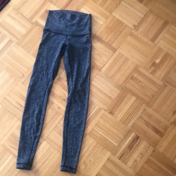 Lululemon wunder under high rise 4 - Picture 2 of 4